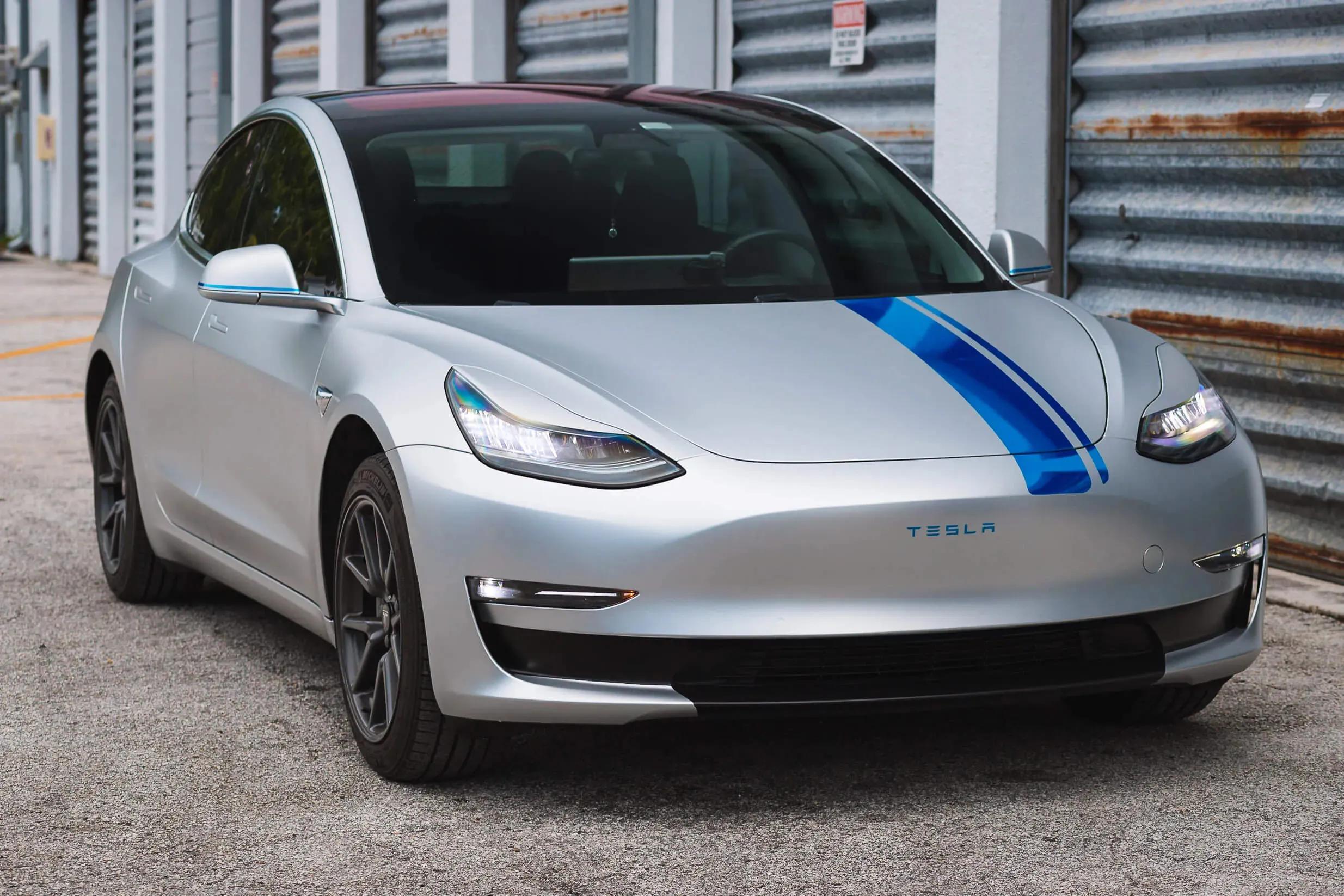 Custom Paint Tesla in Miami- Elevate Your Tesla’s Style